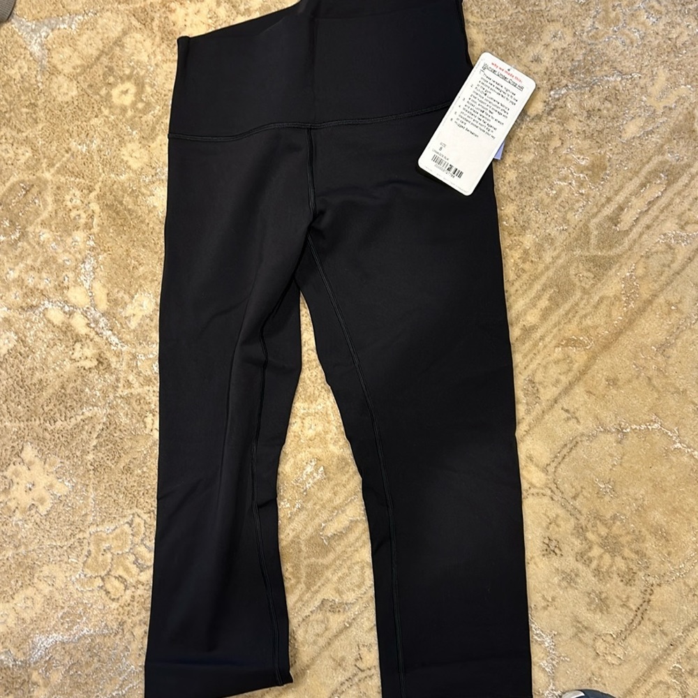 Lululemon wonder under crop